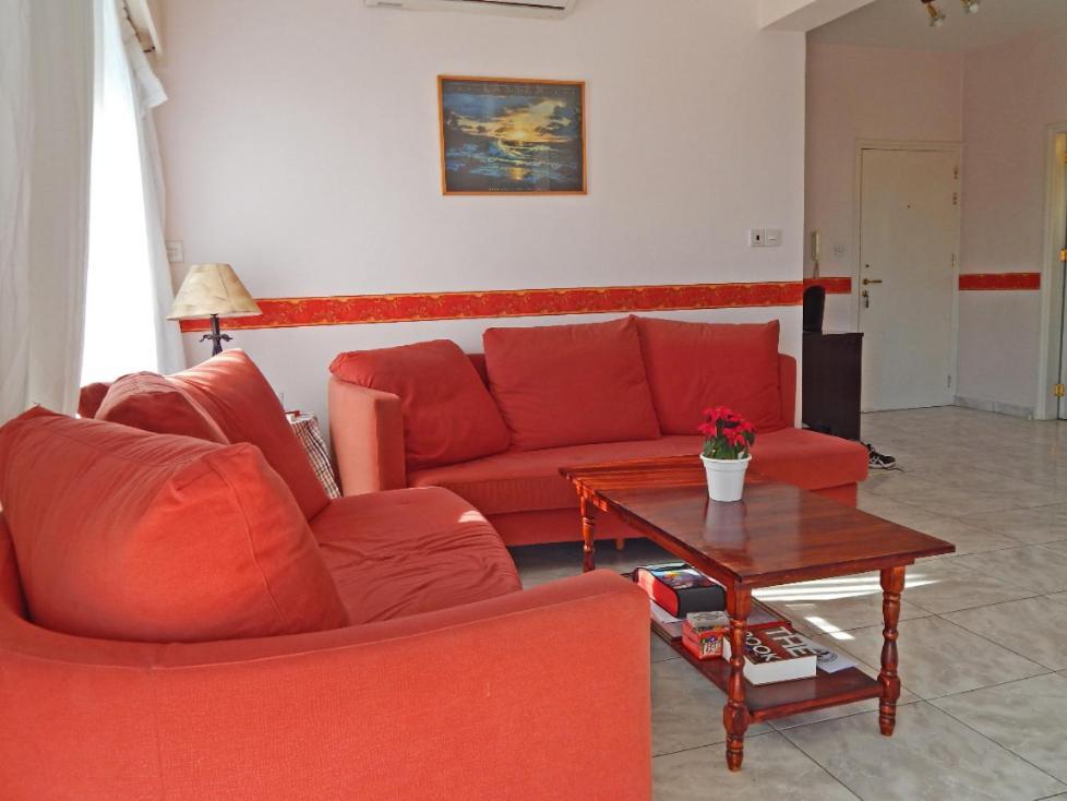 Homestay With Nice View In Comfortable Area Limasol Buitenkant foto